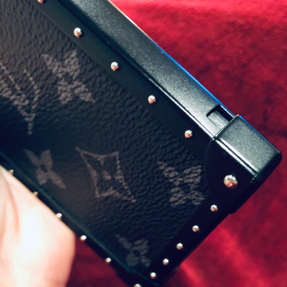 Louis Vuitton Eye Trunk phone case - Picture 2 of 8